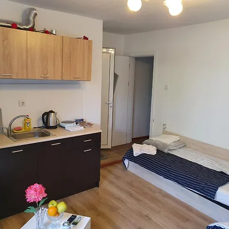 The Center Comfort 3 *
